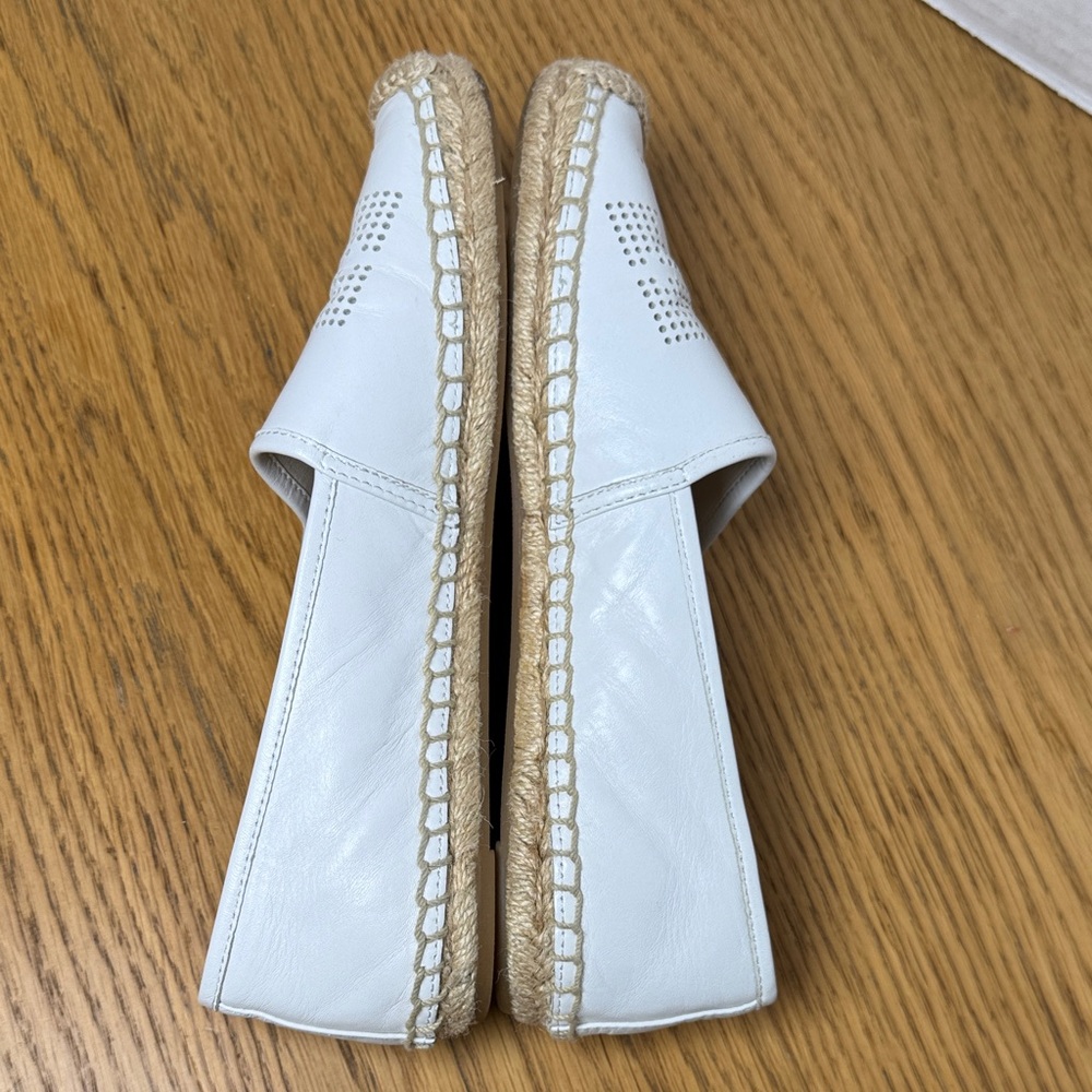 TORY‎ BURCH White Leather Espadrille Flats Perforated Logo Preppy Beach Resort 8 - Picture 7 of 13